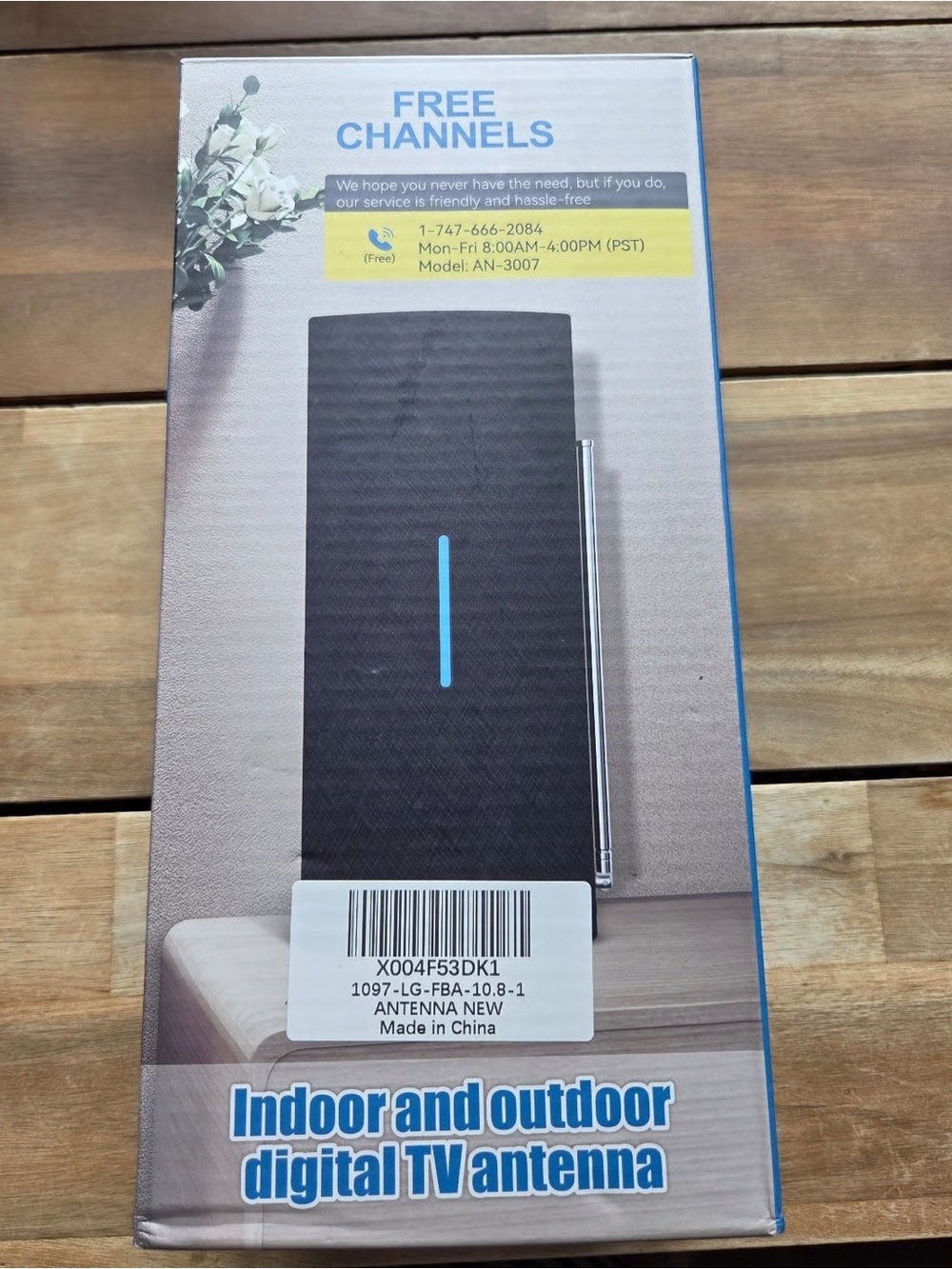 Indoor/Outdoor Digital TV Antenna - Black with Blue Accent